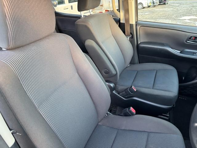 ヴォクシー Ｘ　４ＷＤ（21枚目）