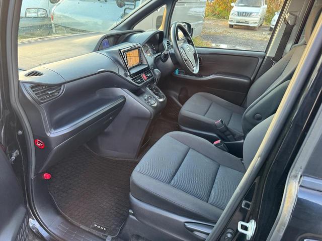 ヴォクシー Ｘ　４ＷＤ（30枚目）