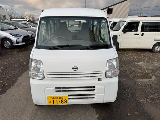 ☆Ｈ２７年　ＮＶ１００　ＤＸ　４ＷＤ　支払総額　４９．８万円☆車検も長くＲ８年９月までついております☆