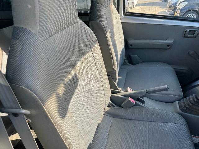 NV100クリッパーバン DX 4WD(22枚目)