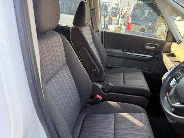 フリードハイブリッド ハイブリッド・Ｇホンダセンシング　４ＷＤ（14枚目）