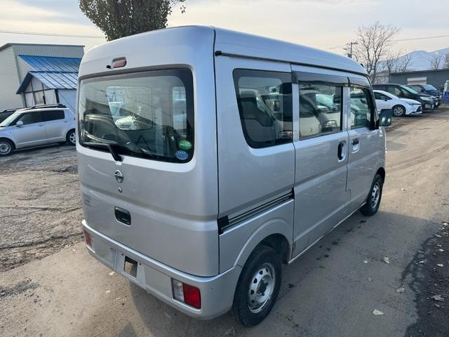 NV100クリッパーバン DX 4WD(8枚目)