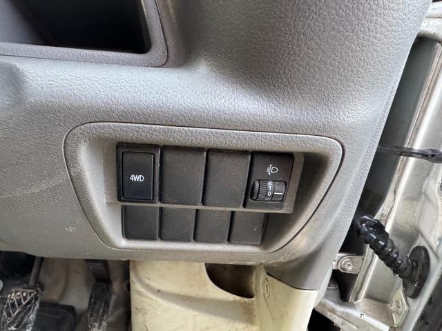 NV100クリッパーバン DX 4WD(13枚目)