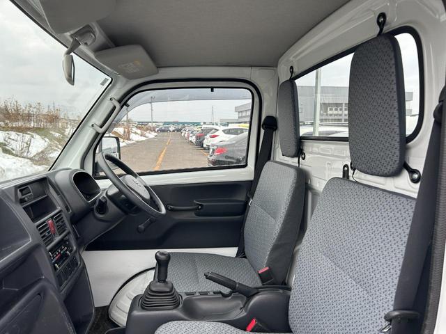 キャリイトラック ＫＣエアコン・パワステ　４ＷＤ（14枚目）