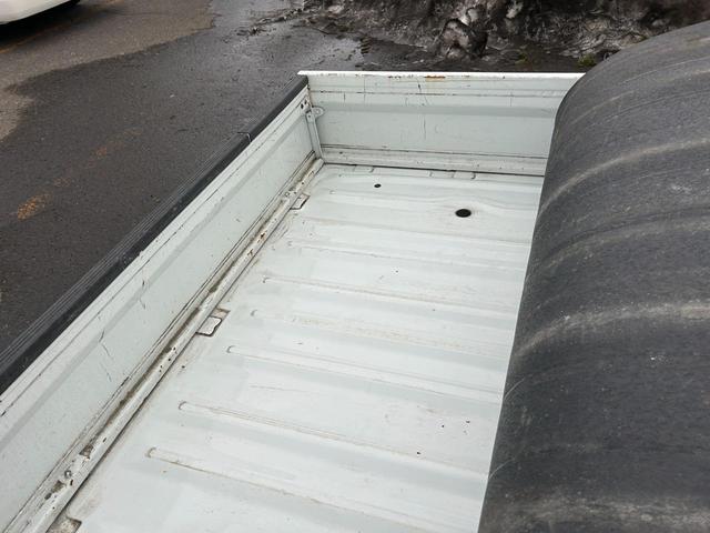 キャリイトラック ＫＣエアコン・パワステ　４ＷＤ（24枚目）