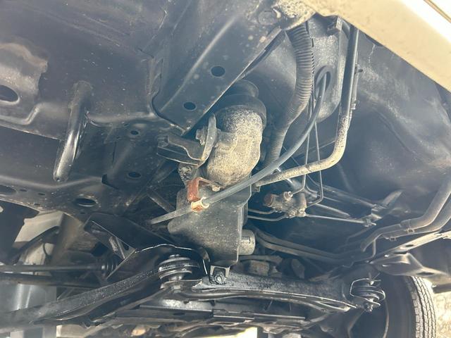 キャリイトラック ＫＣエアコン・パワステ　４ＷＤ（25枚目）