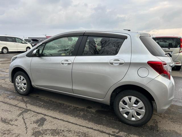 ヴィッツ F 4WD(5枚目)