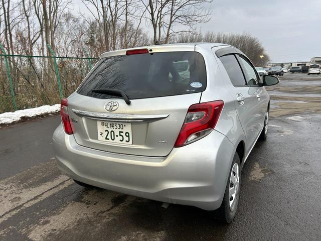ヴィッツ F 4WD(8枚目)