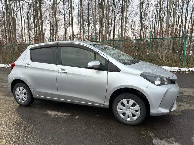 ヴィッツ F 4WD(11枚目)