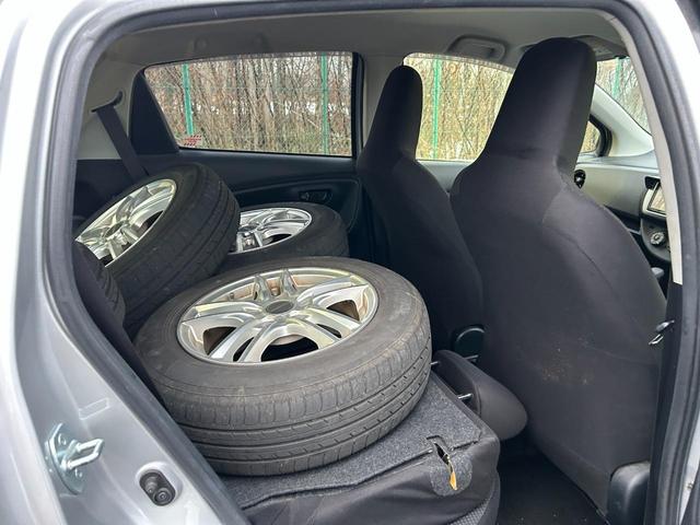 ヴィッツ F 4WD(14枚目)