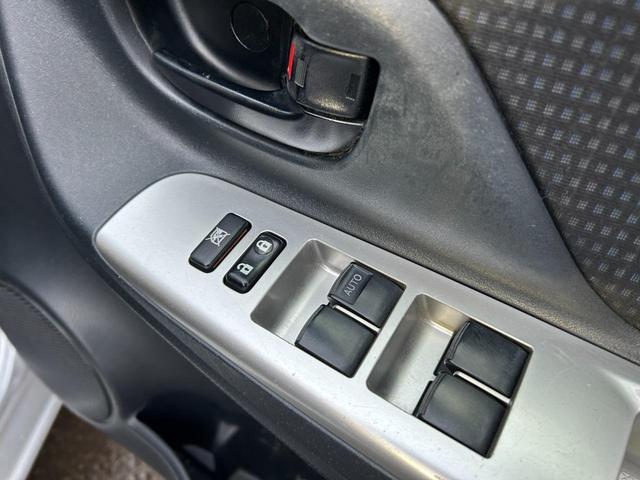 ヴィッツ F 4WD(26枚目)