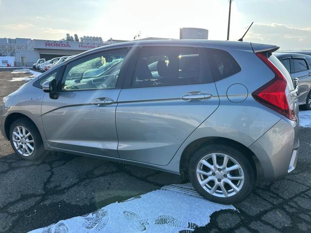 フィットハイブリッド Fパッケージ 4WD(5枚目)