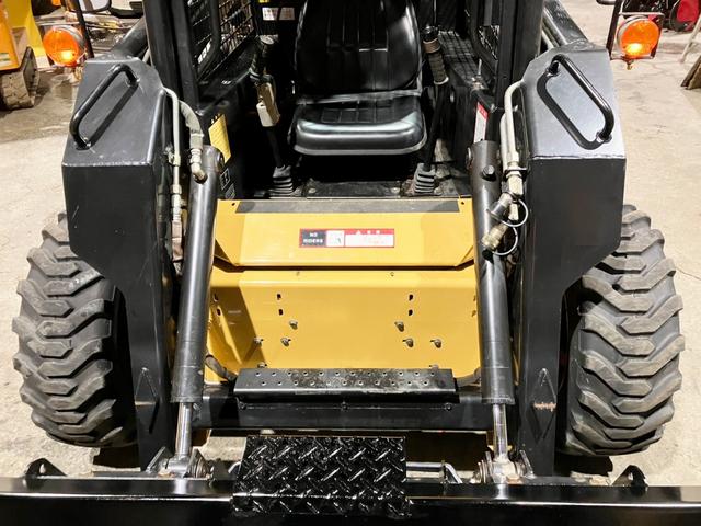 日本 ニューホランド 中古 スキッドローダー LX565(5枚目)