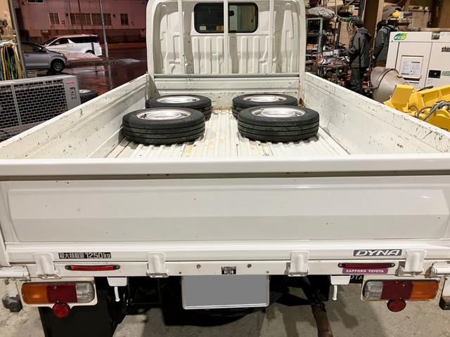 ダイナトラック 中古　４ＷＤ　平ボディ（5枚目）