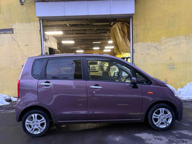 ムーヴ Ｘリミテッド　４ＷＤ　バックカメラ　ナビ　ＴＶ　スマートキー　アイドリングストップ　ベンチシート　ＣＶＴ　盗難防止システム　ＡＢＳ　ＣＤ　ミュージックプレイヤー接続可　アルミホイール　衝突安全ボディ　エアコン（13枚目）