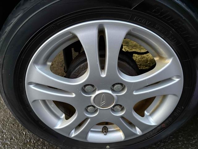 ムーヴ Ｘリミテッド　４ＷＤ　バックカメラ　ナビ　ＴＶ　スマートキー　アイドリングストップ　ベンチシート　ＣＶＴ　盗難防止システム　ＡＢＳ　ＣＤ　ミュージックプレイヤー接続可　アルミホイール　衝突安全ボディ　エアコン（22枚目）