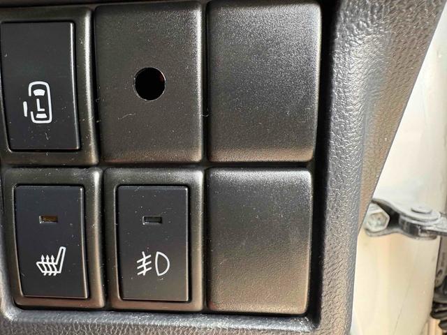 ルークス ハイウェイスター　４ＷＤ　両側スライド・片側電動　ナビ　ＴＶ　ＨＩＤ　スマートキー　シートヒーター　ベンチシート　ＣＶＴ　盗難防止システム　ＡＢＳ　Ｂｌｕｅｔｏｏｔｈ　アルミホイール　衝突安全ボディ　エアコン（9枚目）