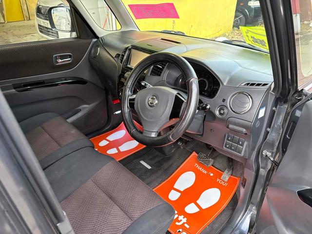 ルークス ハイウェイスターターボ　アーバンセレクション　４ＷＤ　ＥＴＣ　両側電動スライドドア　ナビ　ＴＶ　ＨＩＤ　スマートキー　シートヒーター　ベンチシート　ターボ　ＣＶＴ　盗難防止システム　ＡＢＳ　ＣＤ　アルミホイール　衝突安全ボディ　エアコン（2枚目）