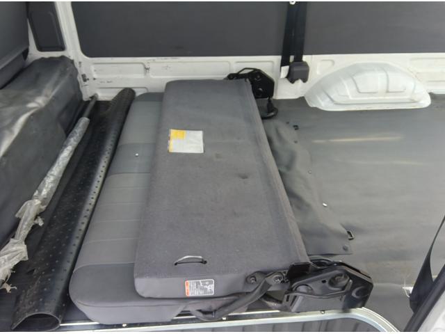 バネットバン 　４ＷＤ（切り替え付き）　２／５人乗り　車検９年１月　ナビ＆ＴＶ付　夏冬タイヤ付　４ＷＤ切り替付き　２／５人乗り　ＡＢＳ　エアコン夏冬タイヤ付き（11枚目）