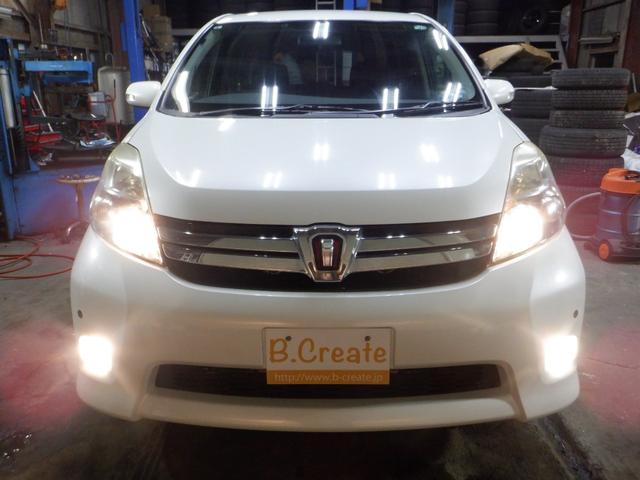 アイシス プラタナ 4WD ナビ TV B/T Bカメラ パワスラ スマートキー プッシュスタート ETC 社外エンスタ クリアランスソナー リアヒーター 寒冷地仕様 フォグランプ オートエアコン 社外AW(10枚目)