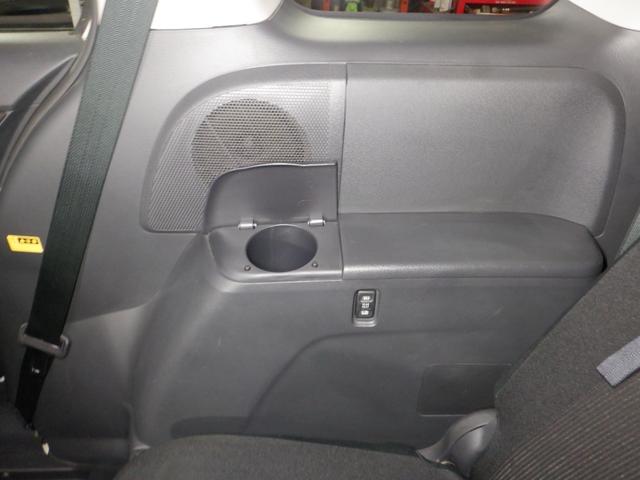 アイシス プラタナ 4WD ナビ TV B/T Bカメラ パワスラ スマートキー プッシュスタート ETC 社外エンスタ クリアランスソナー リアヒーター 寒冷地仕様 フォグランプ オートエアコン 社外AW(55枚目)