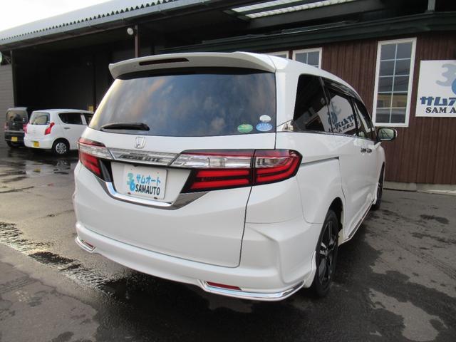 オデッセイ アブソルート・アドバンス　４ＷＤ＆特別仕様車＆インターナビ＆マルチビューカメラ＆両側パワースライドドア＆ウエルカムライト＆ＬＥＤヘッドライト＆純正アルミホイール＆ＨＤＭＩ（4枚目）