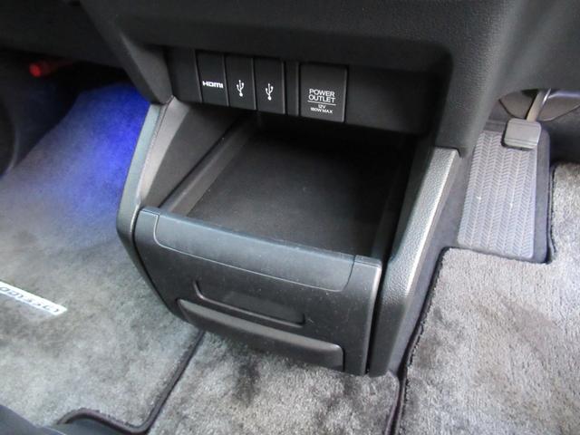 オデッセイ アブソルート・アドバンス　４ＷＤ＆特別仕様車＆インターナビ＆マルチビューカメラ＆両側パワースライドドア＆ウエルカムライト＆ＬＥＤヘッドライト＆純正アルミホイール＆ＨＤＭＩ（12枚目）