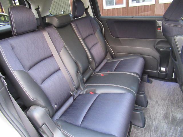 オデッセイ アブソルート・アドバンス　４ＷＤ＆特別仕様車＆インターナビ＆マルチビューカメラ＆両側パワースライドドア＆ウエルカムライト＆ＬＥＤヘッドライト＆純正アルミホイール＆ＨＤＭＩ（16枚目）