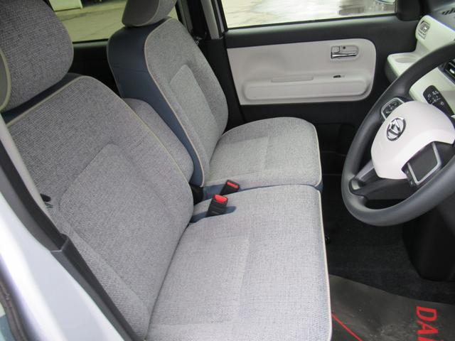 ムーヴキャンバス ストライプスＧ　４ＷＤ＆走行９キロ＆両側パワースライドドア＆ＬＥＤヘッドライト＆フォグランプ＆ホッとカップホルダー＆マルチインフォメーションディスプレイ＆運転席＆助手席シートヒーター＆オートエアコン（17枚目）