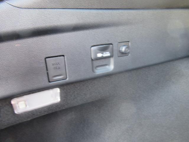 プリウス Ａ　４ＷＤ＆１５００Ｗ電源＆純正ナビゲーション＆バックカメラ＆パワーシート＆クルーズコントロール＆ドライブレコーダー＆Ｂｌｕｅｔｏｏｔｈ＆純正アルミホイール＆オートエアコン（19枚目）