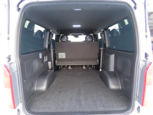 ハイエースバン スーパーＧＬダークプライムＩＩ　トヨタセーフティセンス　カロッツエリアナビ　リアカメラ　エンスタ　モデリスタスポイラー（21枚目）