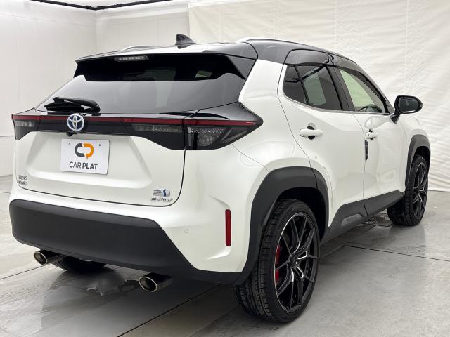 ヤリスクロス ハイブリッドＺ　純正ディスプレイオーディオ　ＴＶフル　リアカメラ　前後ドラレコ　夏冬タイヤ付　ＥＴＣ（8枚目）