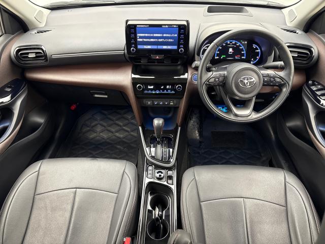 ヤリスクロス ハイブリッドＺ　純正ディスプレイオーディオ　ＴＶフル　リアカメラ　前後ドラレコ　夏冬タイヤ付　ＥＴＣ（10枚目）