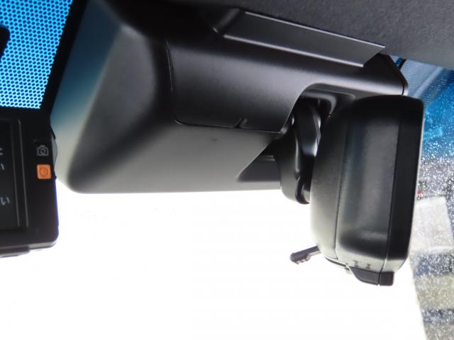 ハイエースバン スーパーＧＬダークプライムＩＩ　パナソニックナビ　ＴＶフル　コブラオーバーフェンダー　ＴＲＤスポイラー　エンスタ　前後ドラレコ　ＥＴＣ（4枚目）