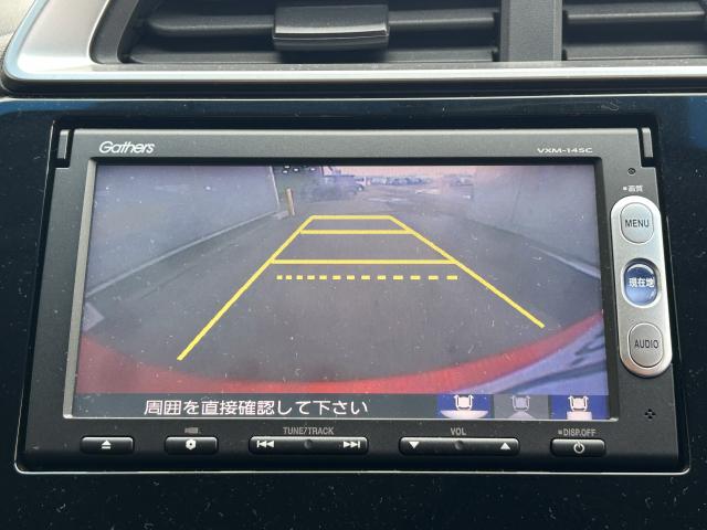 フィット １３Ｇ・Ｆパッケージ　純正ナビ　リアカメラ　ドラレコ　夏冬タイヤ付（5枚目）