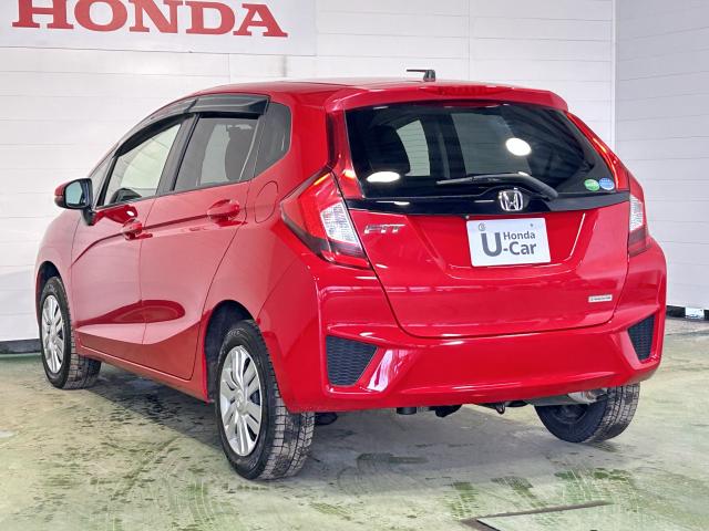 フィット １３Ｇ・Ｆパッケージ　純正ナビ　リアカメラ　ドラレコ　夏冬タイヤ付（8枚目）