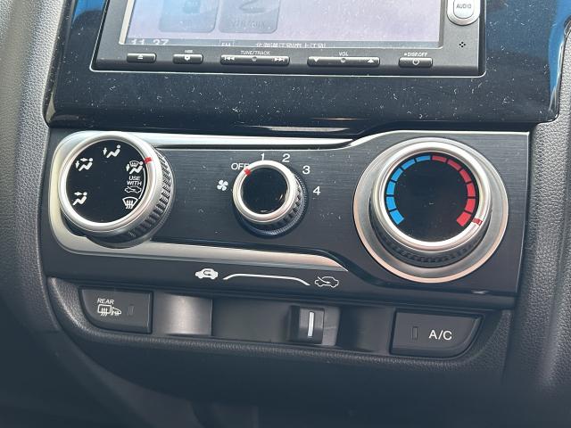 フィット １３Ｇ・Ｆパッケージ　純正ナビ　リアカメラ　ドラレコ　夏冬タイヤ付（16枚目）