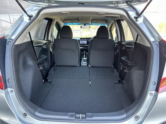 フィット １３Ｇ・Ｆパッケージ　純正ナビ　ＴＶワンセグ　リアカメラ　夏冬タイヤ付　ＥＴＣ（24枚目）