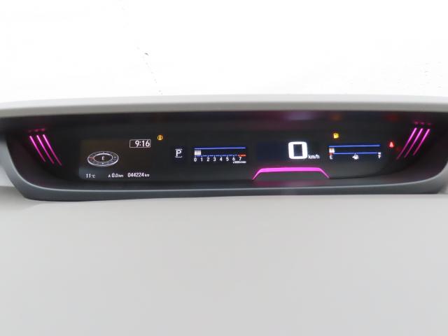 フリード Ｇ・ホンダセンシング　純正ナビ　ＴＶフル　リアカメラ　ルーフモニター　エンスタ　夏冬タイヤ付　ＥＴＣ（14枚目）