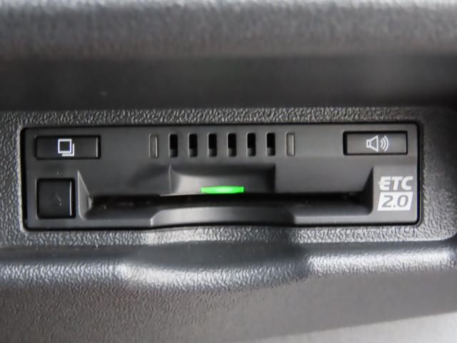 ハイエースバン スーパーＧＬ　ダークプライムＩＩ　スーパーＧＬダークプライムＩＩ　４ＷＤ　メモリーナビ　ＥＴＣ　バックカメラ　両側スライドドア　フルセグ　ターボ　ＵＳＢ入力端子　ＬＥＤヘッドランプ　スマートキー　横滑り防止装置　ワンオーナー（18枚目）