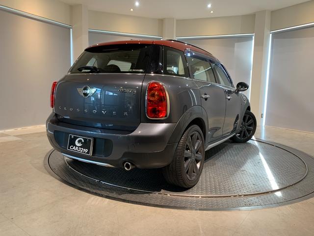 ＭＩＮＩ クーパーＤ　クロスオーバー　オール４　パークレーン　特別仕様車　専用ボディカラー　純正ナビ　地デジＴＶ　Ｂカメラ　ＨＩＤヘッドランプ　シートヒーター　夏冬タイヤ　ＥＴＣ（12枚目）