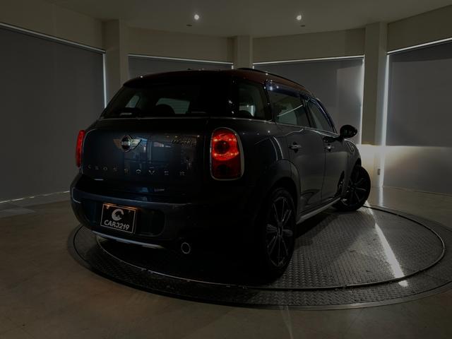 ＭＩＮＩ クーパーＤ　クロスオーバー　オール４　パークレーン　特別仕様車　専用ボディカラー　純正ナビ　地デジＴＶ　Ｂカメラ　ＨＩＤヘッドランプ　シートヒーター　夏冬タイヤ　ＥＴＣ（18枚目）
