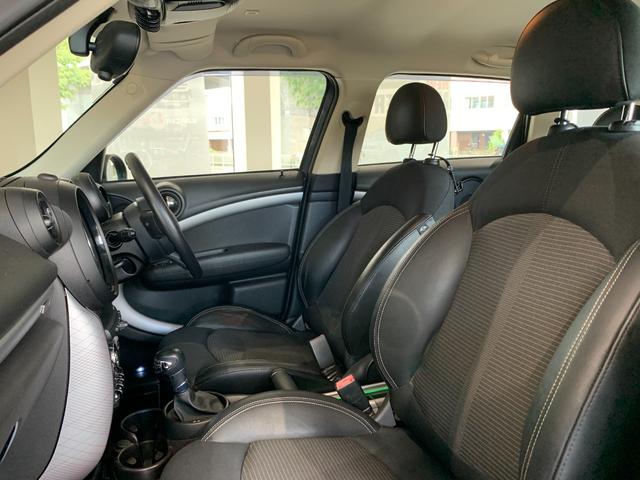 ＭＩＮＩ クーパーＤ　クロスオーバー　オール４　パークレーン　特別仕様車　専用ボディカラー　純正ナビ　地デジＴＶ　Ｂカメラ　ＨＩＤヘッドランプ　シートヒーター　夏冬タイヤ　ＥＴＣ（23枚目）