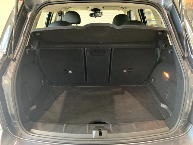 ＭＩＮＩ クーパーＤ　クロスオーバー　オール４　パークレーン　特別仕様車　専用ボディカラー　純正ナビ　地デジＴＶ　Ｂカメラ　ＨＩＤヘッドランプ　シートヒーター　夏冬タイヤ　ＥＴＣ（26枚目）