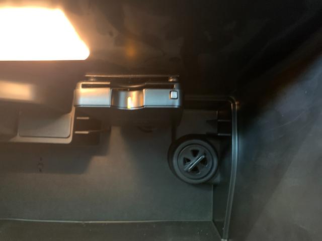 ＭＩＮＩ クーパーＤ　クロスオーバー　オール４　パークレーン　特別仕様車　専用ボディカラー　純正ナビ　地デジＴＶ　Ｂカメラ　ＨＩＤヘッドランプ　シートヒーター　夏冬タイヤ　ＥＴＣ（39枚目）