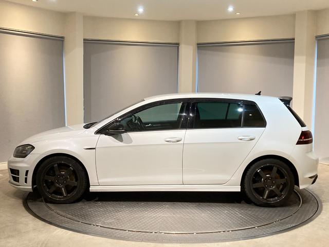 ゴルフＲ ベースグレード　純正ナビ　地デジＴＶ　Ｂカメラ　黒革シート　パワーシート　レーダークルーズコントロール　ＥＴＣ（5枚目）