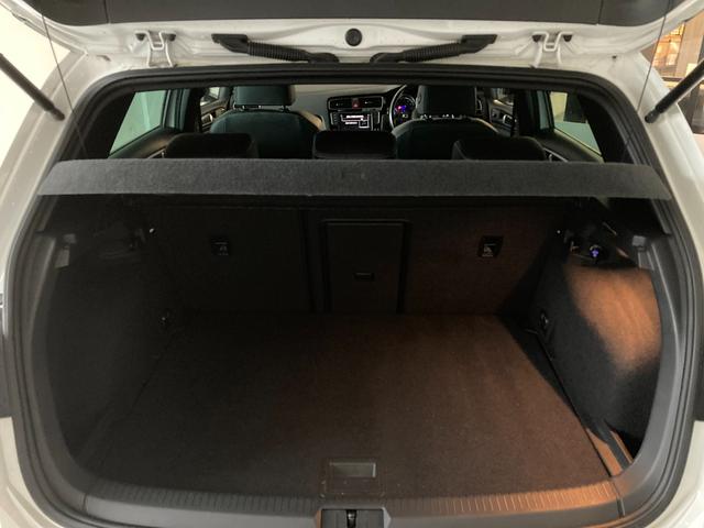 ゴルフＲ ベースグレード　純正ナビ　地デジＴＶ　Ｂカメラ　黒革シート　パワーシート　レーダークルーズコントロール　ＥＴＣ（28枚目）