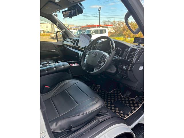 ハイエースワゴン GL 4WD ワンオーナー 車検付 保証付 記録簿 夏冬タイヤホイール 夏冬ワイパー ナビ BLUETOOTH ETC バックカメラ ドラレコ リアモニター(9枚目)