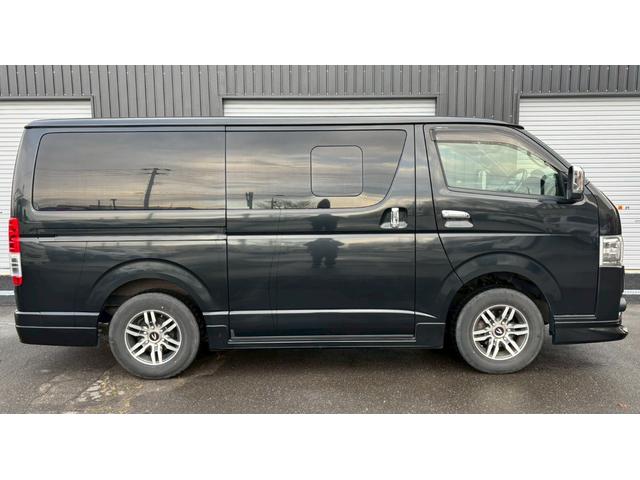 ハイエースバン 　４ＷＤ　モデリスタ　保証付　記録簿　夏冬タイヤホイール　夏冬ワイパー　ナビ　ＢＬＵＥＴＯＯＴＨ　ＥＴＣ　ドライブレコーダー　バックカメラ　クリアランスソナー　両側スライドドア　ＣＤ（7枚目）
