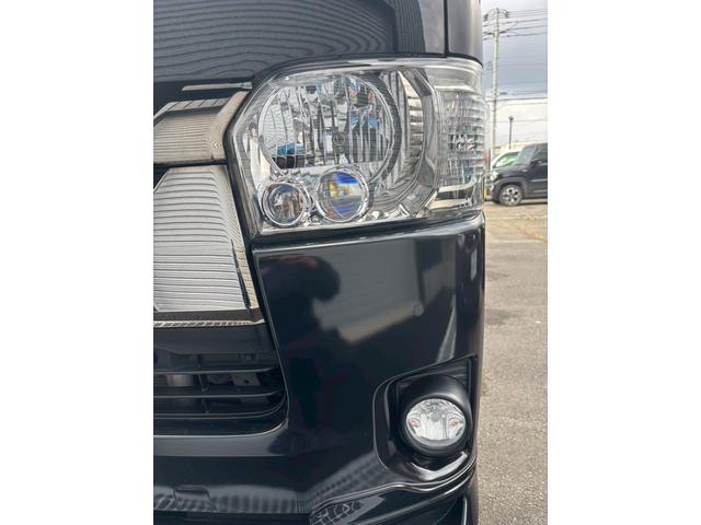 ハイエースバン 　４ＷＤ　モデリスタ　保証付　記録簿　夏冬タイヤホイール　夏冬ワイパー　ナビ　ＢＬＵＥＴＯＯＴＨ　ＥＴＣ　ドライブレコーダー　バックカメラ　クリアランスソナー　両側スライドドア　ＣＤ（9枚目）